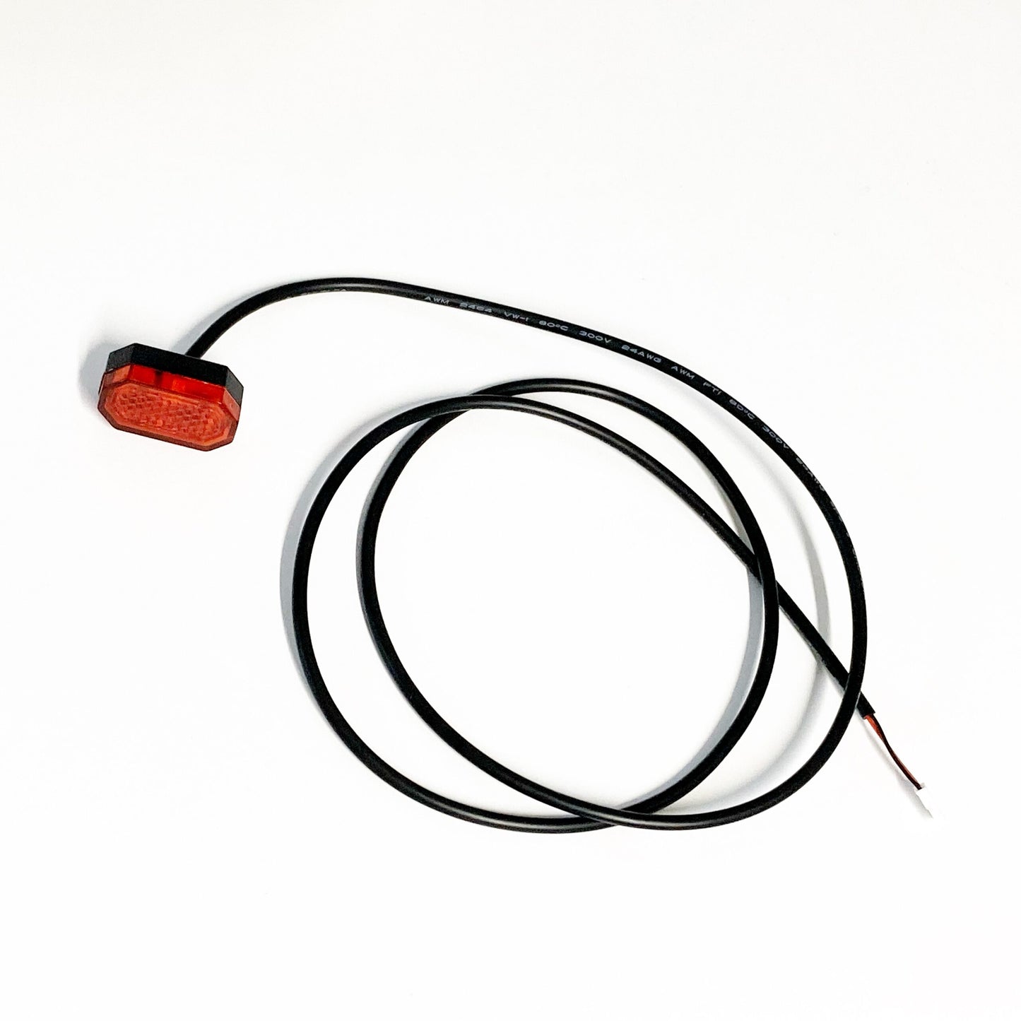 Accesorio para patinetes eléctricos - Luz trasera para guardabarros de 4 agujeros (3,7V)