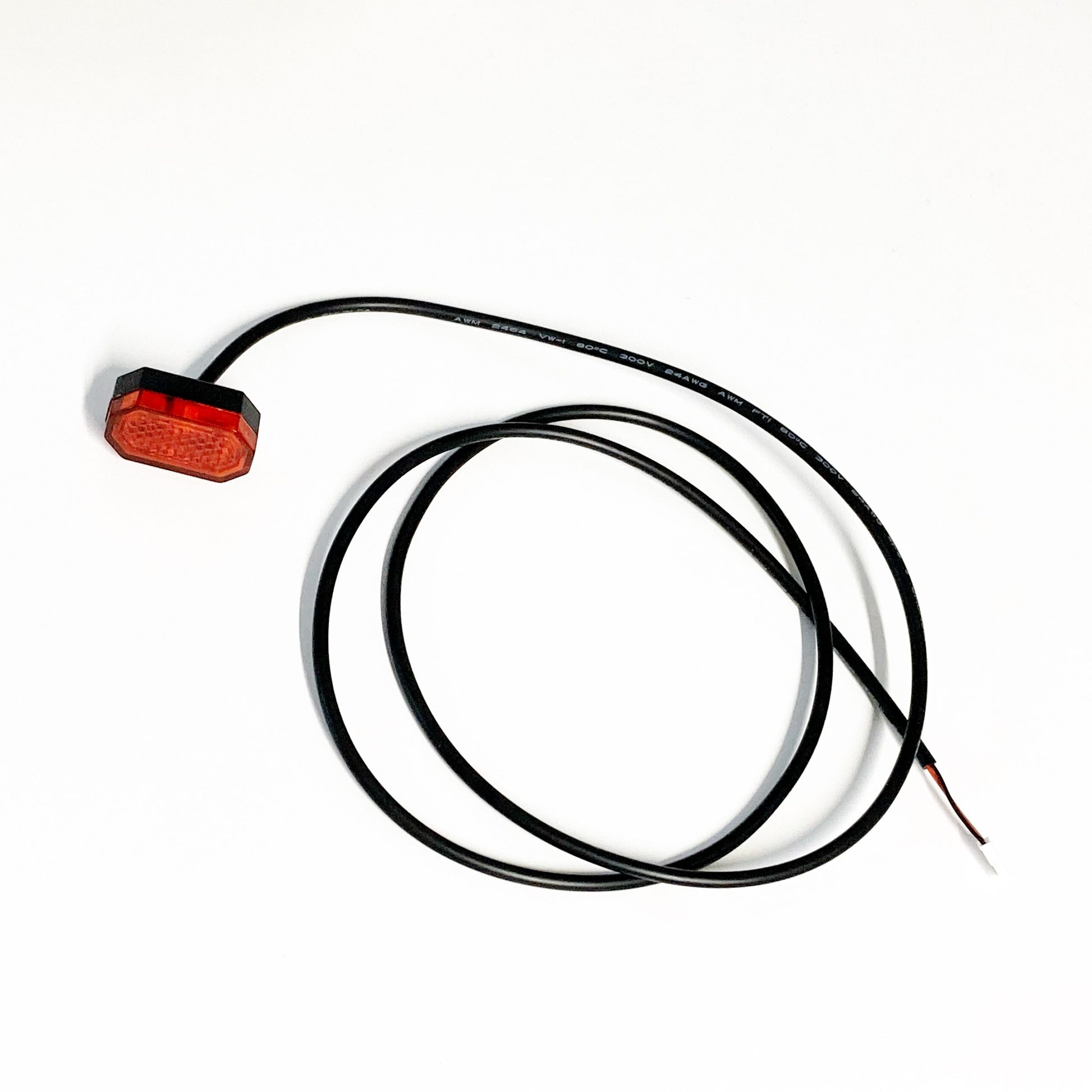 Accesorio para patinetes eléctricos - Luz trasera para guardabarros de 4 agujeros (3,7V)